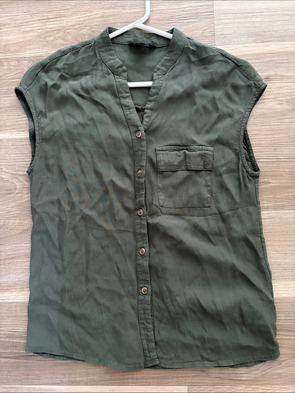 RW&CO. Olive Green Short Sleeve Button-Front Shirt with Chest Pocket